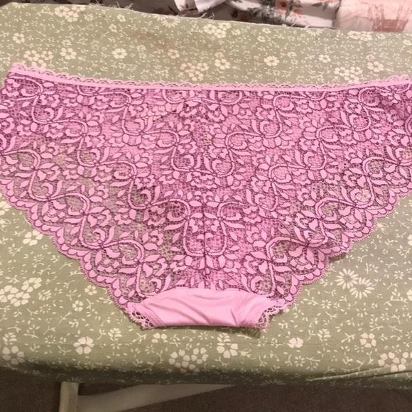Victoria’s Secret lace - Picture 2 of 3